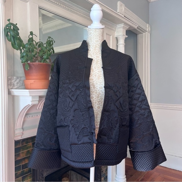 VINTAGE VICTORIA’S SECRET 100% Black Silk Asian Motif Kimono Jacket OSFM - Picture 2 of 13